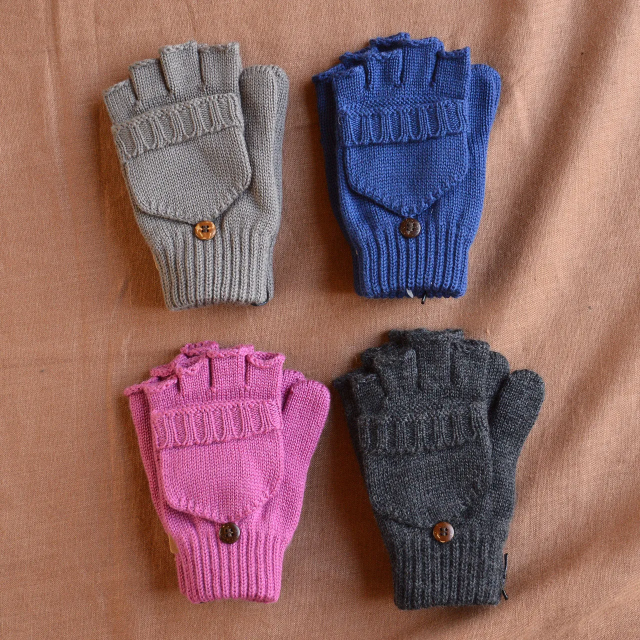 Child's Button Back Mittens - 100% Organic Merino Wool (1-8y )