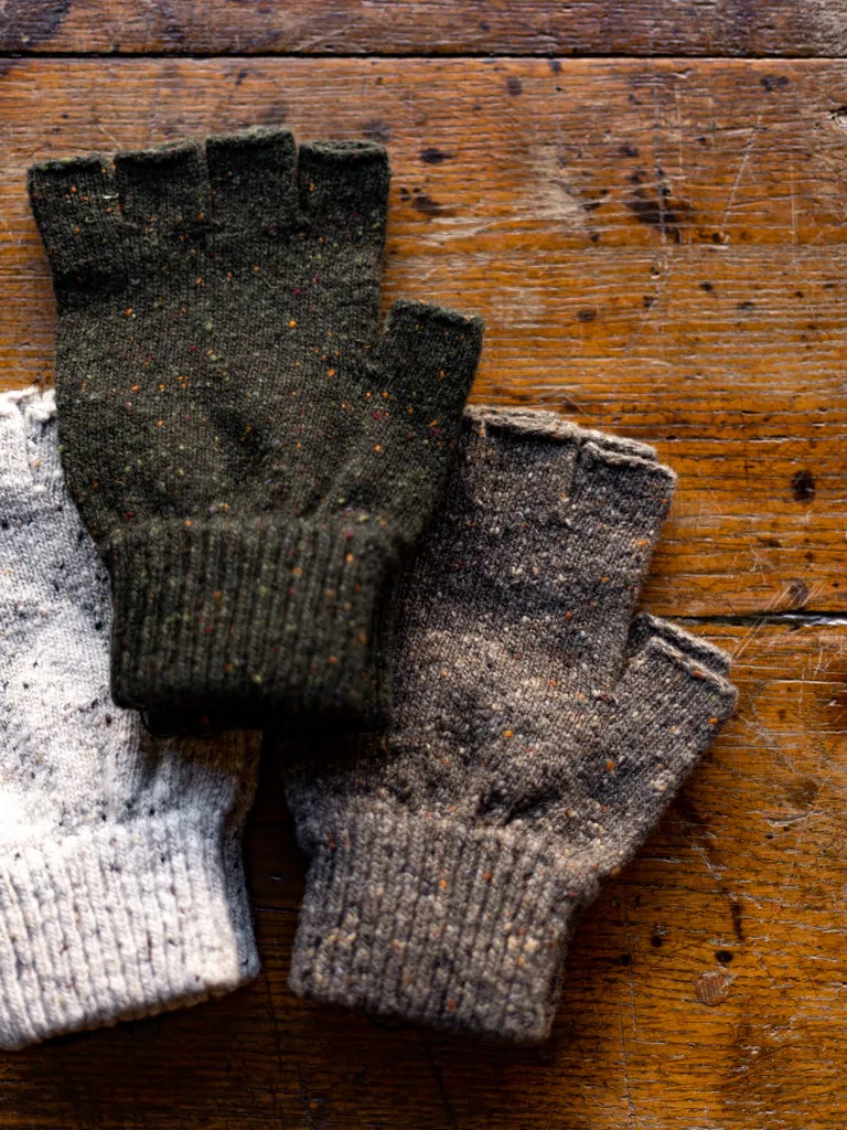Shin Flecked Scottish Wool Fingerless Gloves