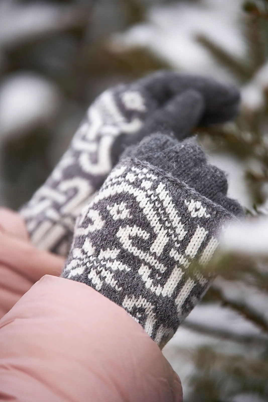 Vormsi woolen mitts